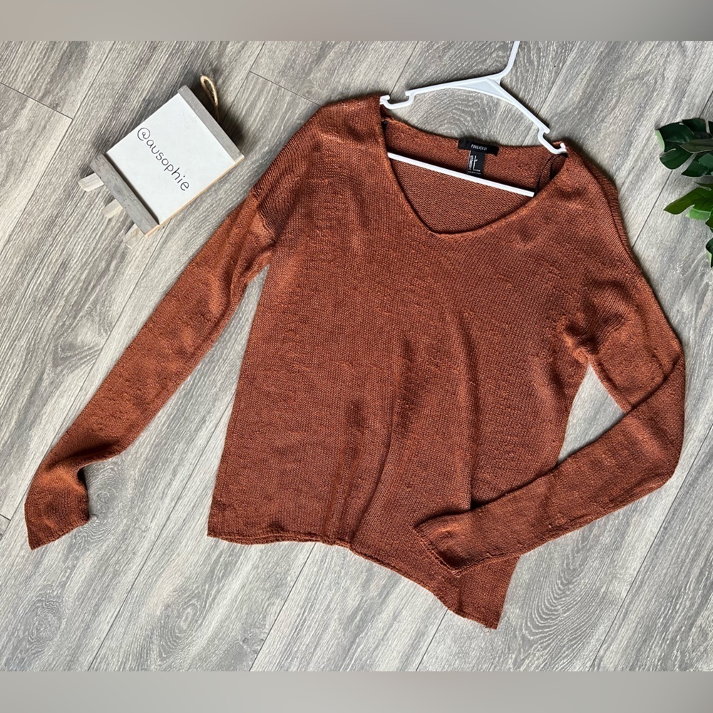Forever 21 lightweight v-neck long sleeve semi open knit sweater top. Size S